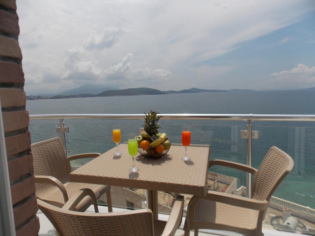 Hotel Piccolino Sarande Bagian luar foto